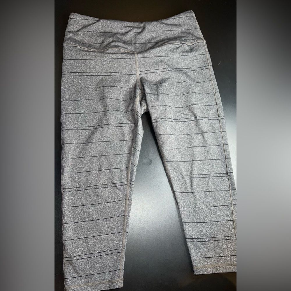 prAna Women's Transform Cropped Legging Gray Stripe Size Large EUC